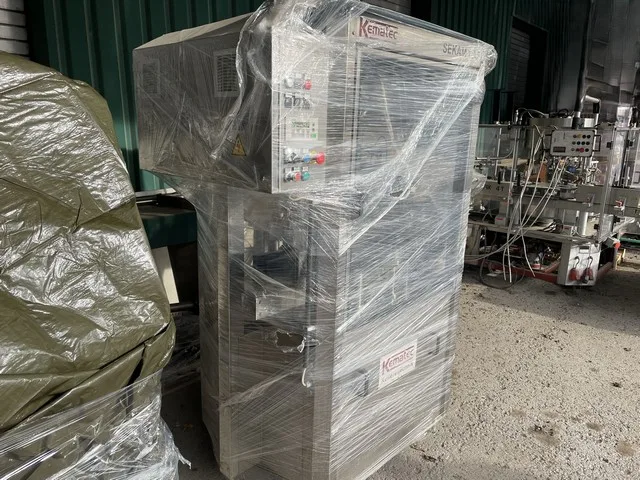 Capsuladora Kematec Capsuler Kematec 750 bph Usada — linha de engarrafamento usada para Capsuling Machines