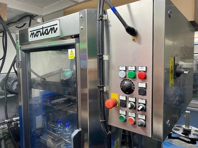 Capsuladora Nortan Nortan capsuling machine Usada — linha de engarrafamento usada para Capsuling Machines