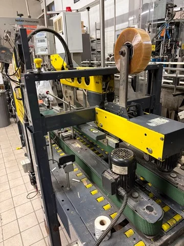 Seladora de Caixas SIAT Siat case sealer Usada — linha de engarrafamento usada para Case Sealers