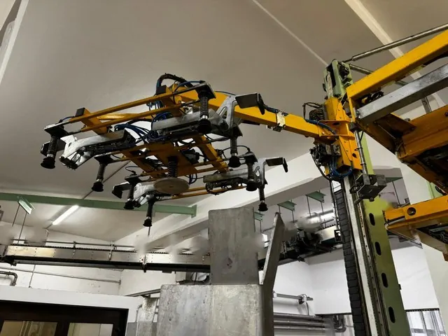 Despaletizador Logik depalletizer Logik Lobst Usada — linha de engarrafamento usada para Depalletizers