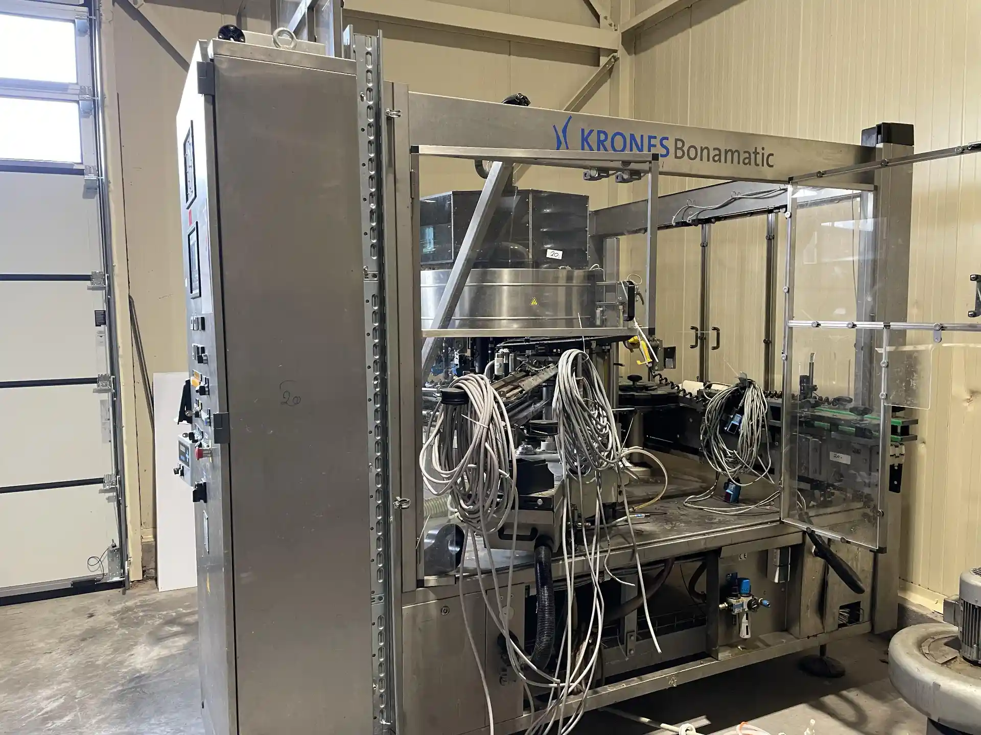 Rotuladora Krones Labeller Krones Bonmatic Usada — linha de engarrafamento usada para Labellers