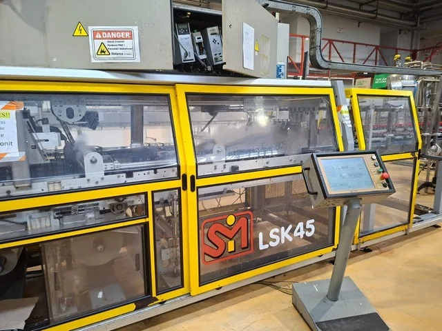 Embaladora Shrink SMI SMI shrink wrapper Usada — linha de engarrafamento usada para Shrink Wrappers