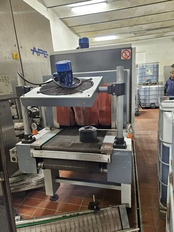 Embaladora Shrink GRAMEGNA Gramegna shrink wrapper Usada — linha de engarrafamento usada para Shrink Wrappers