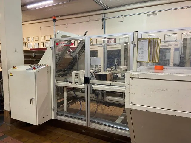 Formadora de Caixas Cermex Case Erector F 377.62 Usada — linha de engarrafamento usada para Case Erectors