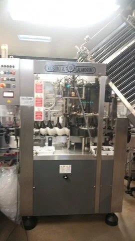 Wirehooder Robino & Galandrino Robino & galandrino Wire Usada — linha de engarrafamento usada para Wirehooders