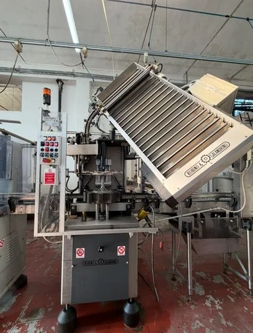 Wirehooder Robino & Galandrino Robino & Galandrino wire Usada — linha de engarrafamento usada para Wirehooders