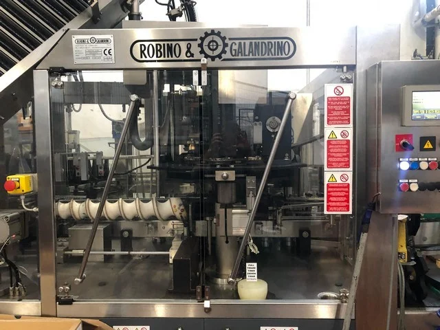 Wirehooder Robino & Galandrino Robino & galandrino Wire Usada — linha de engarrafamento usada para Wirehooders