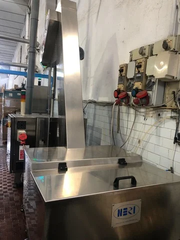 Orientador de Cápsulas Neri Neri caps orientator Usada — linha de engarrafamento usada para Caps Orientators