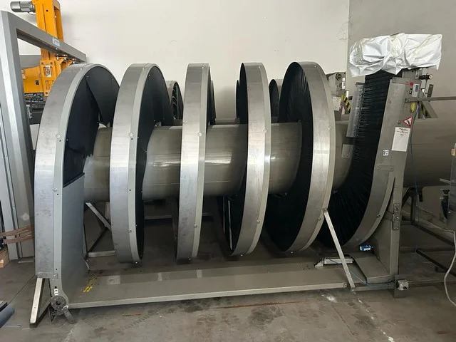 Equipamento Diverso AMBAFLEX Ambaflex elevator and lo Usada — linha de engarrafamento usada para Various Machines