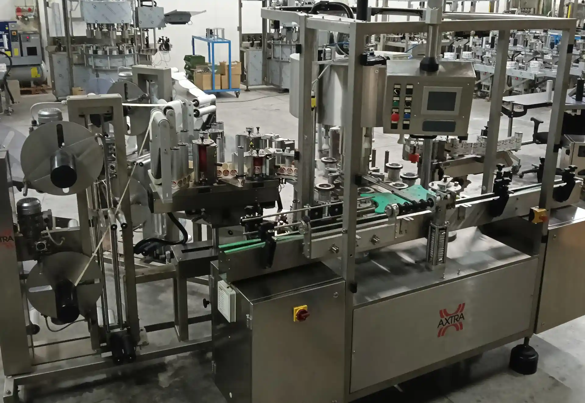 Rotuladora Axtra Labeller 9T CE 5.000 bph Usada — linha de engarrafamento usada para Labellers