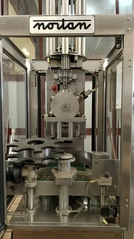 Gabbiettatrice usata Nortan Minerva 108 2001 2.500 BPH monotesta per gabbiette