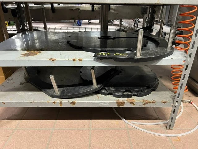 Used Makro Adhesive labeller — 11