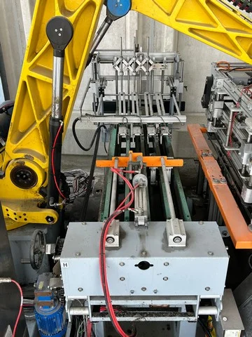 Used Mas pack case erector — 10
