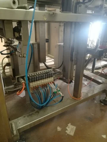 Used Polaris Filling monoblock with labeller — 2