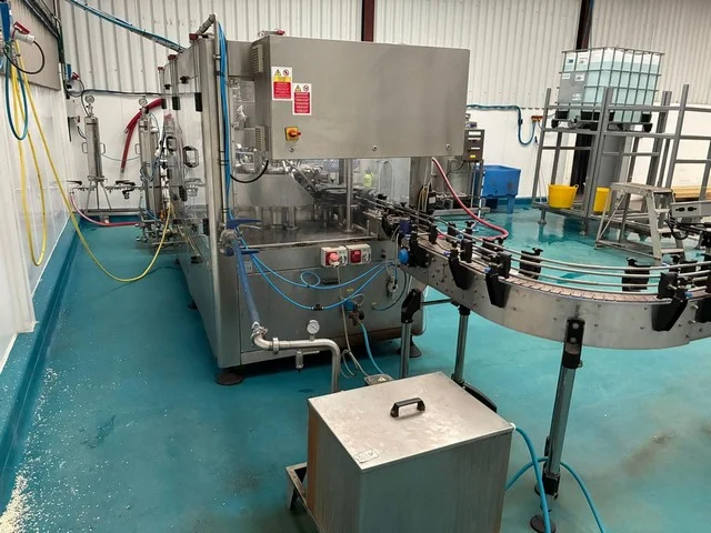 Used Eurostar bottling line for beer in glass bottle — 10