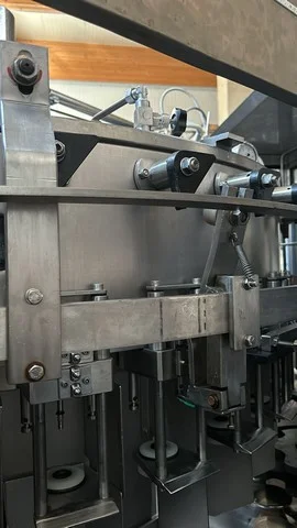 Used Bertolaso isobaric filler — 8