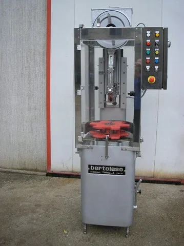 Used overhauled Bertolaso Crown Capper for 26 mm caps