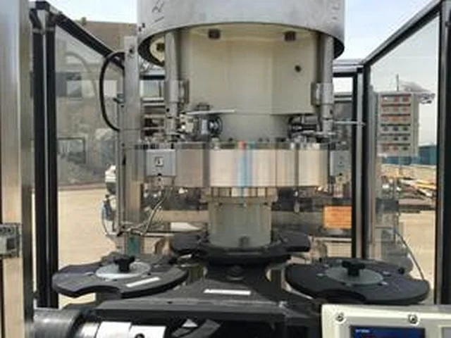 Used Bertolaso capper for straight cork