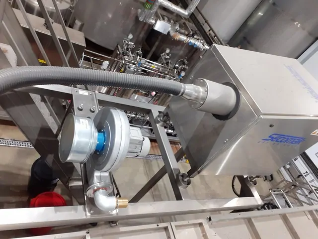 Linha de Engarrafamento MBF Complete Bottling Line M Usada — linha de engarrafamento usada para Bottling Lines