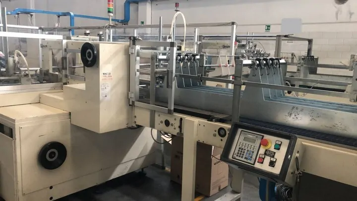 Used Complete Isobaric Bottling Line Pet & Glass bottles photo 2