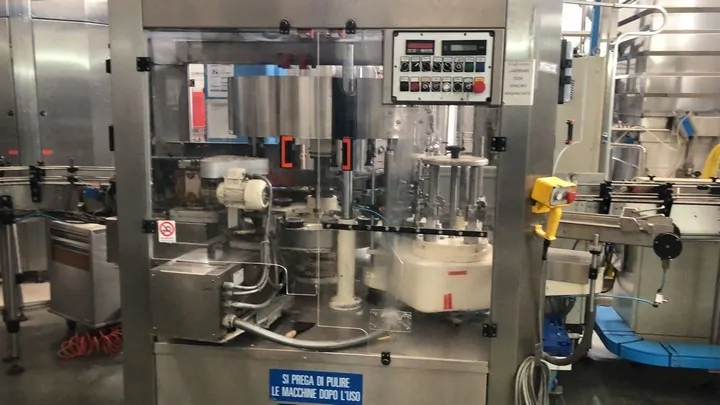 Used Complete Isobaric Bottling Line Pet & Glass bottles photo 6