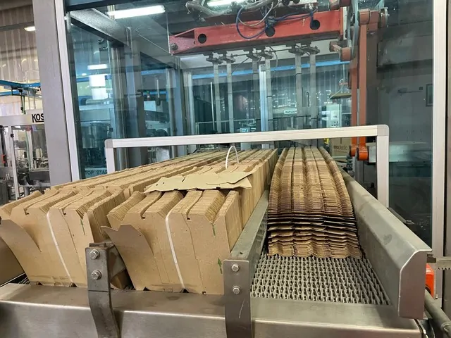 Linha de Engarrafamento KHS Complete Bottling Line f Usada — linha de engarrafamento usada para Bottling Lines