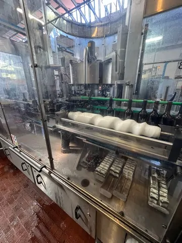 Used Bottling Line Isobaric Champagne 9.000 bph photo 8