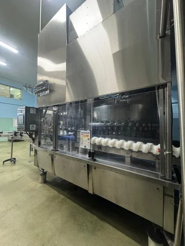 Monobloco Skoma Skoma pet monoblock 42.1 Usada — linha de engarrafamento usada para Filling Monoblocks