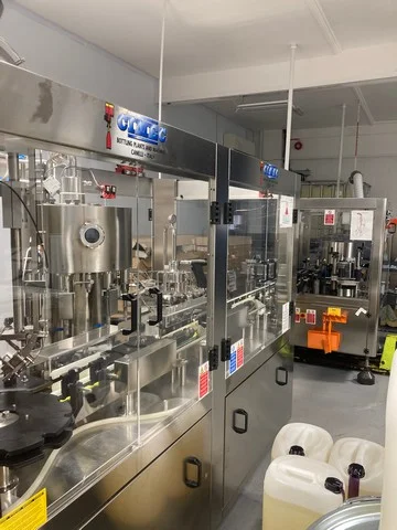 Monobloco CIMEC Cimec triblock with STS Usada — linha de engarrafamento usada para Filling Monoblocks