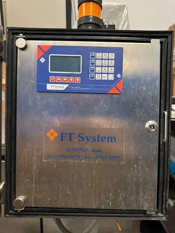 Inspetor de Garrafas FT SYSTEM Bottle inspector FT SYST Usada — linha de engarrafamento usada para Bottle Inspectors