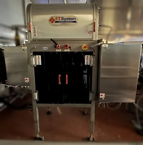 Inspetor de Garrafas FT-System Bottle Inspector FT-Syst Usada — linha de engarrafamento usada para Bottle Inspectors
