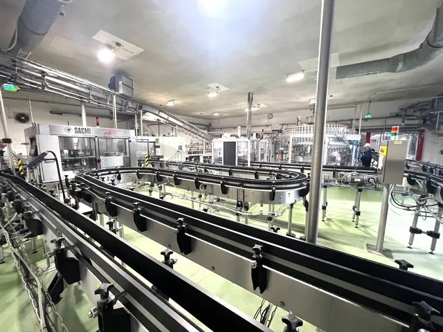 Used Bottling Line PET 12.000 bph CSD photo 6