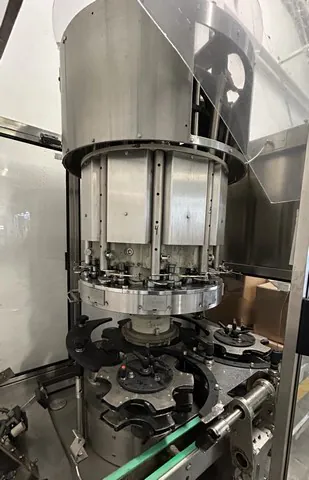 Capsuladora Bertolaso capper Bertolaso mushroo Usada — linha de engarrafamento usada para Cappers