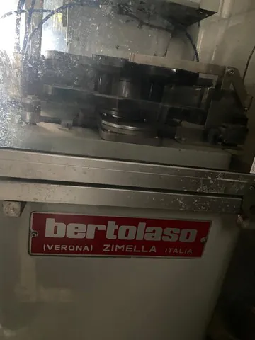 Capsuladora Bertolaso capper Bertolaso self le Usada — linha de engarrafamento usada para Cappers
