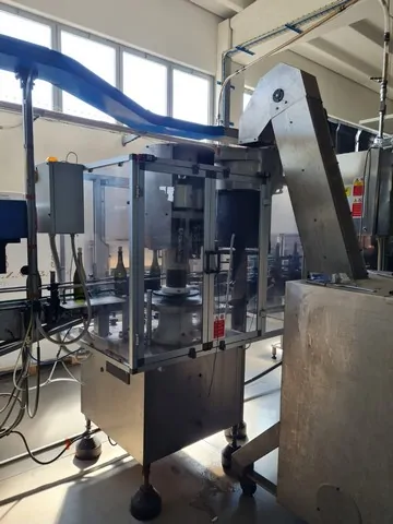 Capsuladora Bertolaso capper Bertolaso Stelvin Usada — linha de engarrafamento usada para Cappers