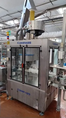 Capsuladora Kompass Capper Kompass Star Four Usada — linha de engarrafamento usada para Cappers