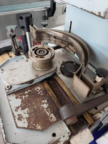 Capsuladora Quaglia e Giuso capper Quaglia e Giuso Usada — linha de engarrafamento usada para Cappers