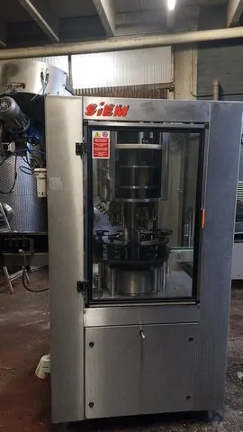 Capsuladora Siem capper Siem screw cap St Usada — linha de engarrafamento usada para Cappers