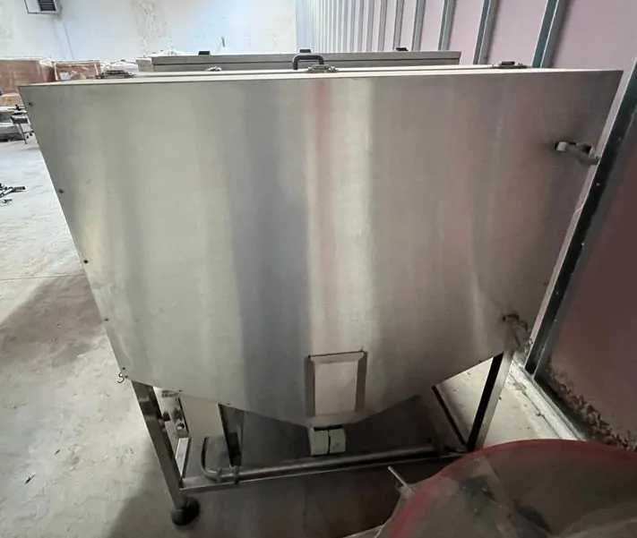 Elevador de Cápsulas Bertolaso Caps Elevator Bertolaso Usada — linha de engarrafamento usada para Caps Elevators