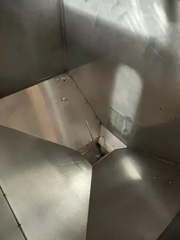 Elevador de Cápsulas Bertolaso Caps Elevator Bertolaso Usada — linha de engarrafamento usada para Caps Elevators