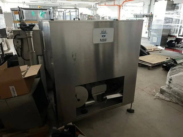 Elevador de Cápsulas MBF Caps Elevator MBF AP 100 Usada — linha de engarrafamento usada para Caps Elevators