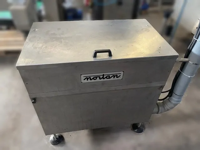 Elevador de Cápsulas Nortan Caps Elevator Nortan Usada — linha de engarrafamento usada para Caps Elevators