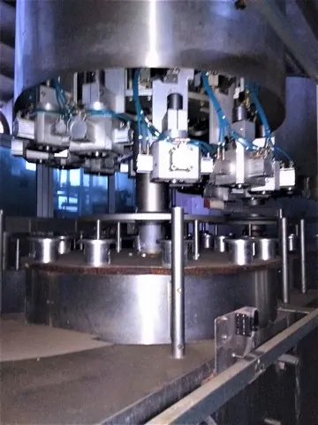 Capsuladora Nortan Capsuler Nortan 12.12 Ch Usada — linha de engarrafamento usada para Capsuling Machines