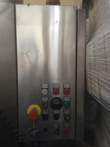 Capsuladora Nortan Capsuler Nortan 8.8 Usada — linha de engarrafamento usada para Capsuling Machines