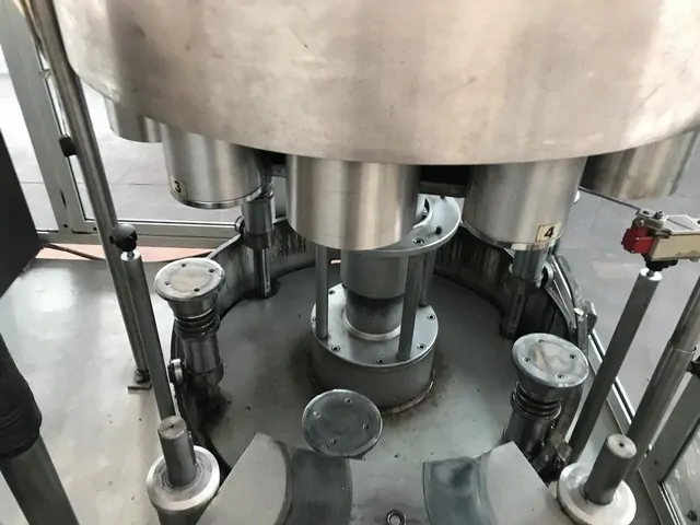 Capsuladora Nortan Capsuler Nortan Prisma 6 Usada — linha de engarrafamento usada para Capsuling Machines