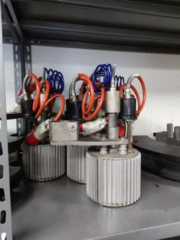 Capsuladora Robino & Galandrino Capsuler Robino&Galandri Usada — linha de engarrafamento usada para Capsuling Machines