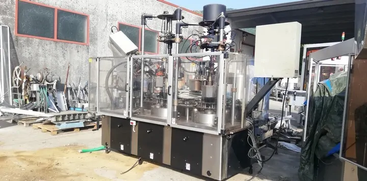 Capsuladora Robino & Galandrino Capsuler Robino&Galandri Usada — linha de engarrafamento usada para Capsuling Machines