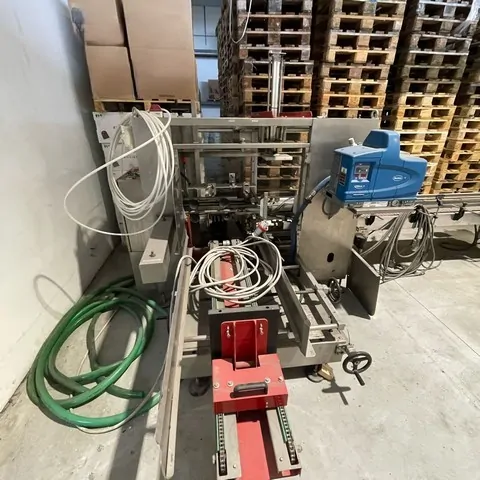 Formadora de Caixas APE Case Erector Ape Form 1. Usada — linha de engarrafamento usada para Case Erectors