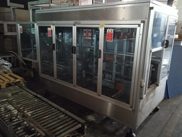 Formadora de Caixas Mondo & Scaglione Case Erector Mondo&Scagl Usada — linha de engarrafamento usada para Case Erectors