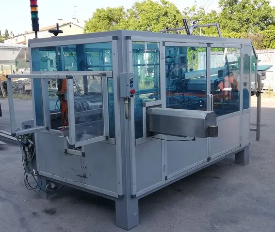 Formadora de Caixas Mondo & Scaglione Case Erector Mondo&Scagl Usada — linha de engarrafamento usada para Case Erectors